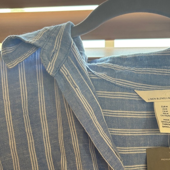 H&M Blue and White Vertical Stripe Button-Down Shirt - Picture 6 of 8